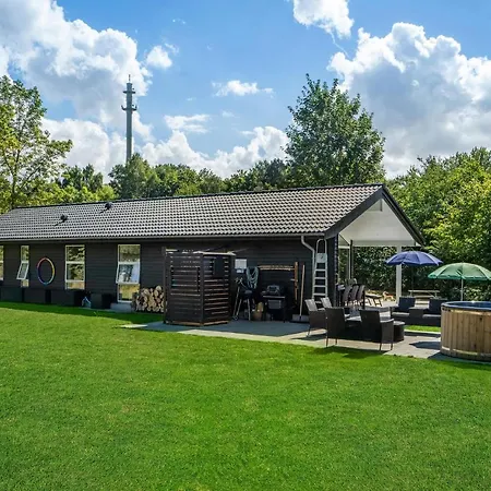 Holiday home Skovhuset