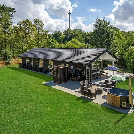 Skovhuset Holiday home Farevejle