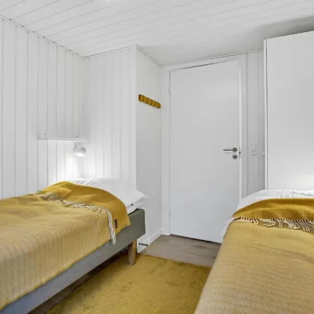 Skovhuset Holiday home *